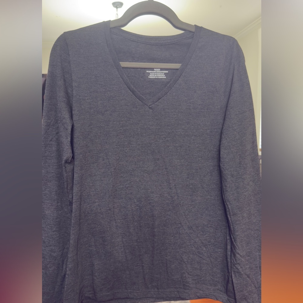 Women’s Plain V-Neck Long Sleeve